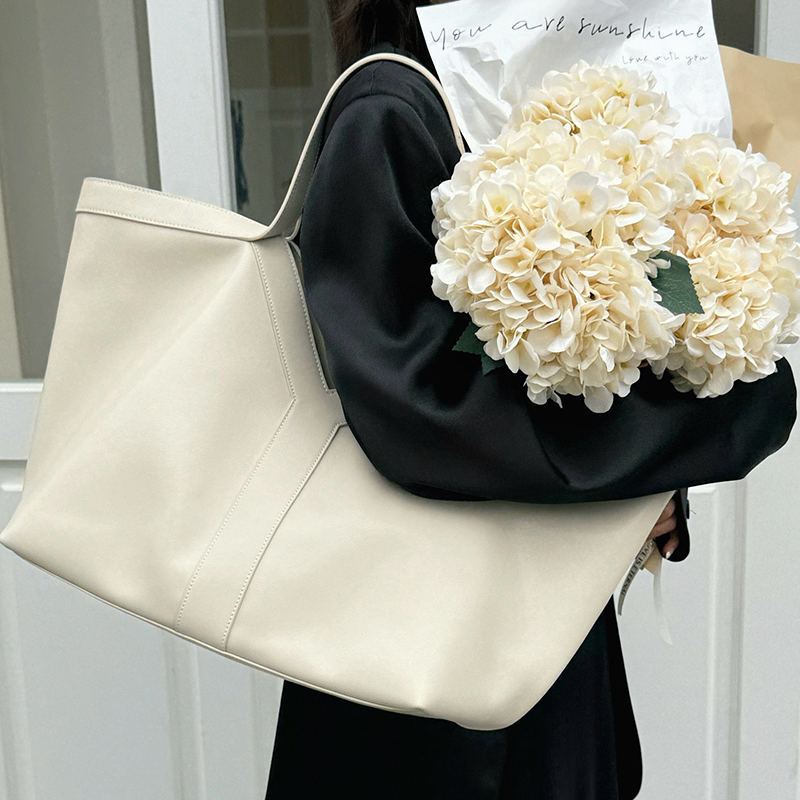 حقائب يد نسائية فاخرة من الجلد - مراجعة Luxury Bags Tote وسعره