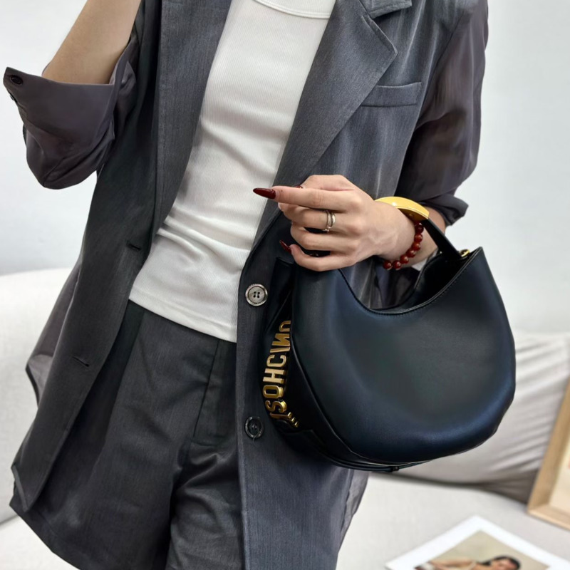 حقيبة نسائية نصف دائرية ذهبية  - مراجعة Luxury Bags Tote وسعره