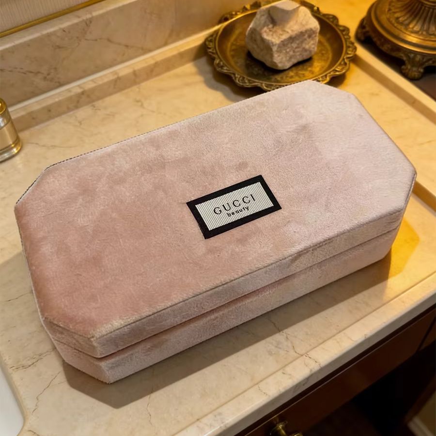 حقيبة غوتشي غوتشي المخملية ذات - مراجعة Luxury Bags Gucci وسعره