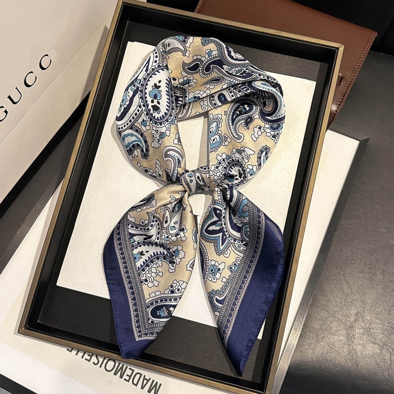 وشاح ساتان فاخر مربع الشكل بنق - مراجعة Luxury Bags And Accessories وسعره