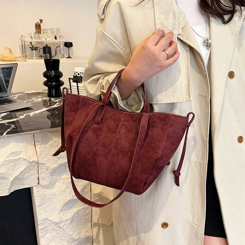 ضوء فاخر الصلبة بولي Hasp غلق  - مراجعة Luxury Bags Sale وسعره