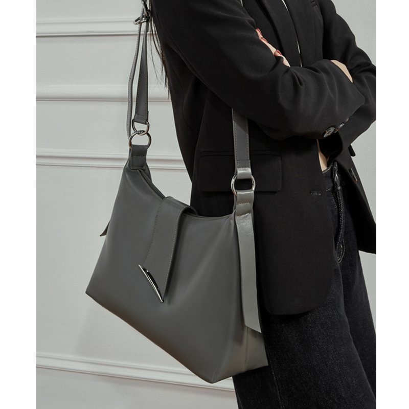 حقائب كتف كبيرة من جلد البقر ا - مراجعة Luxury Bags Tote وسعره