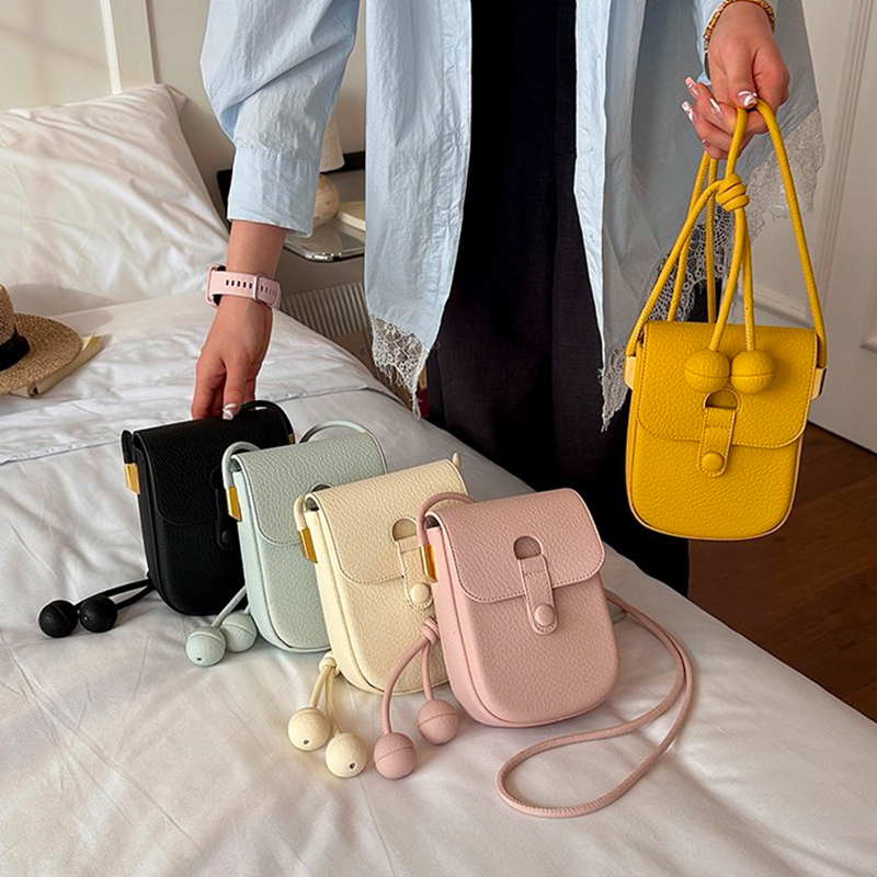 حقيبة كتف صغيرة فاخرة باللون ا - مراجعة Luxury Bags And Accessories وسعره