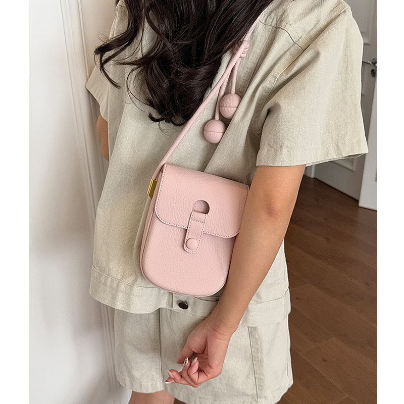 حقيبة كتف صغيرة فاخرة باللون ا - مراجعة Luxury Bags And Accessories وسعره
